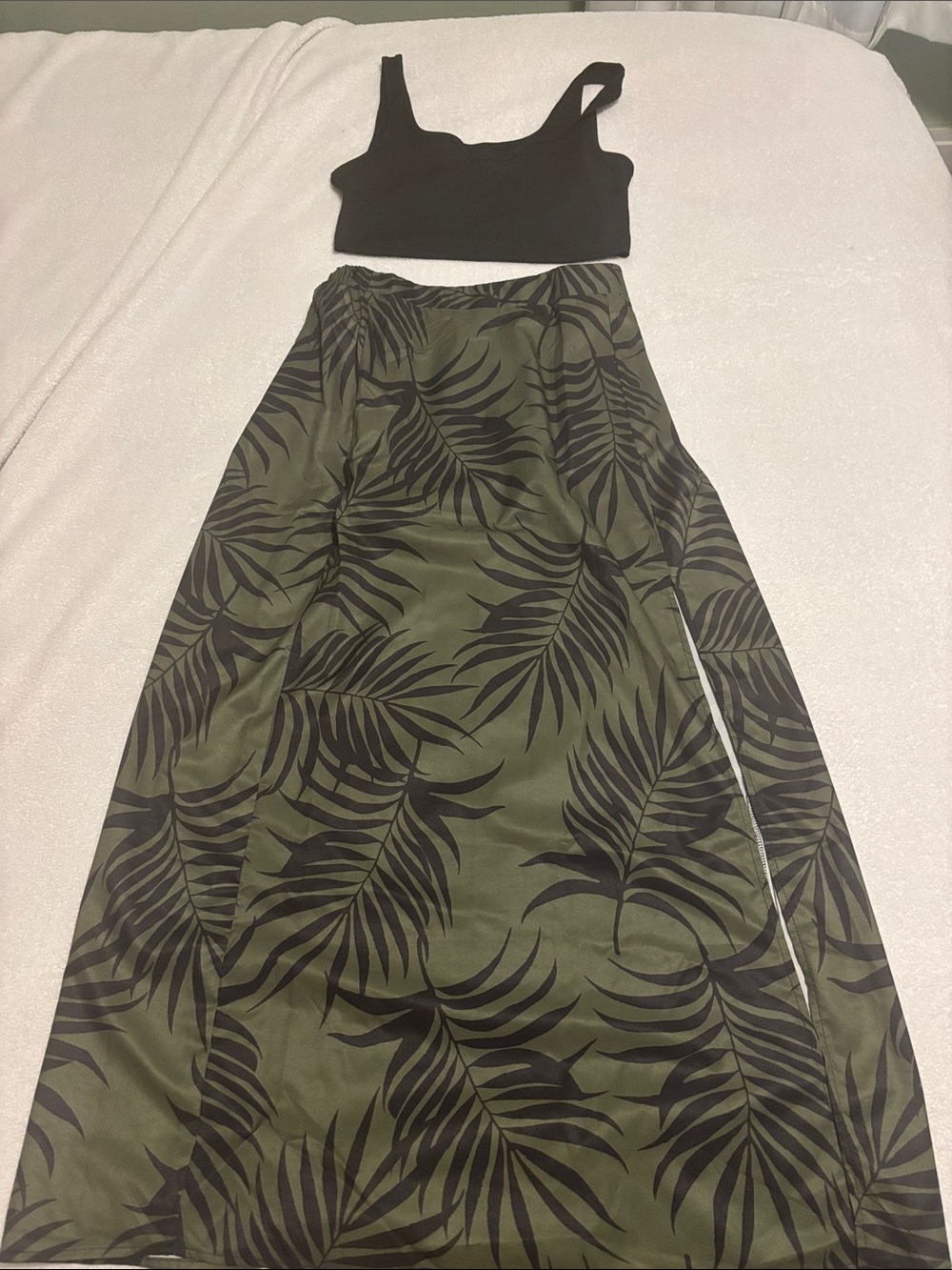 SHEIN Olive Green & Black Tropical Print A-Line Skirt